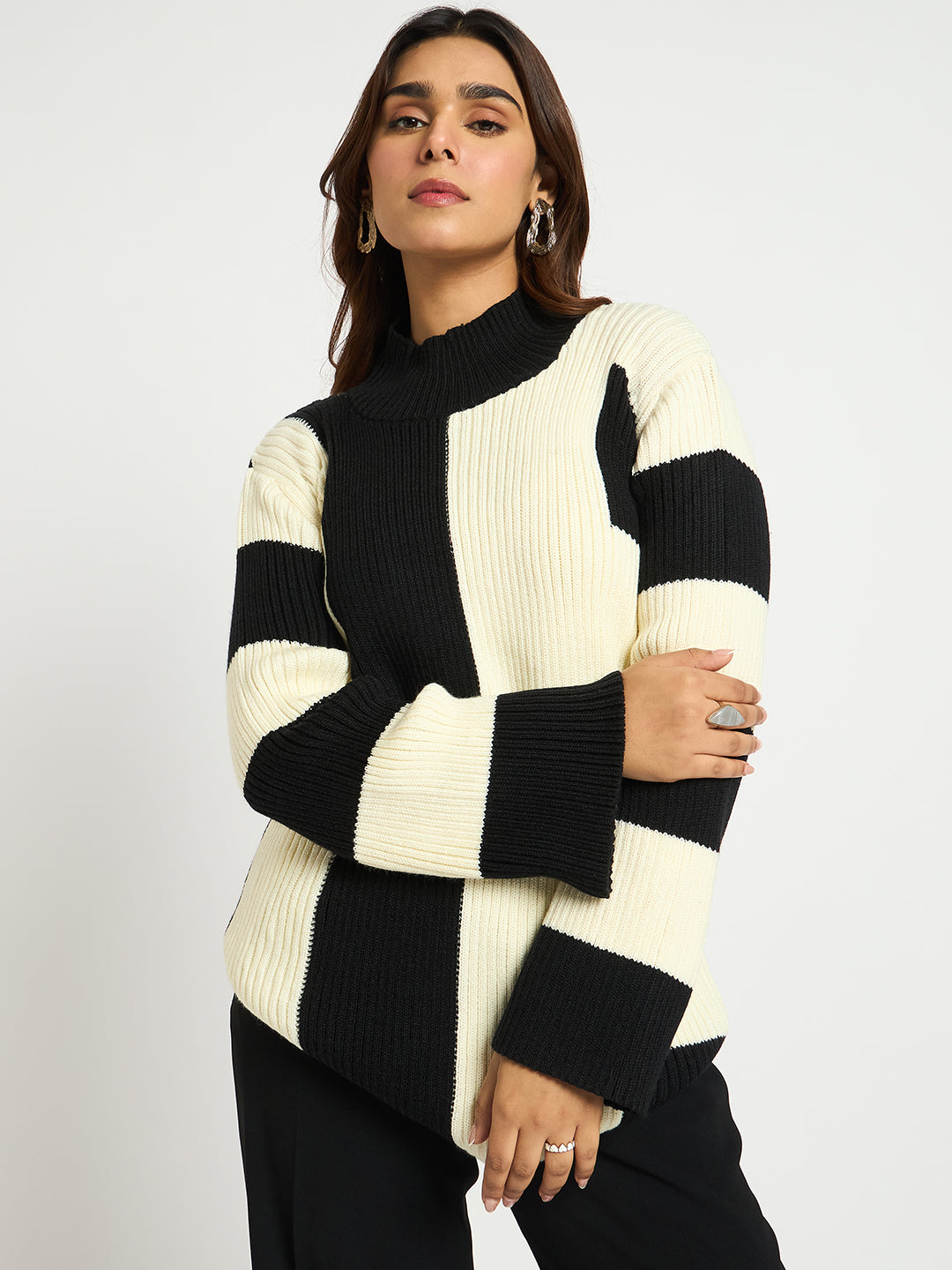 Black & White Colorblock Knitted Sweater